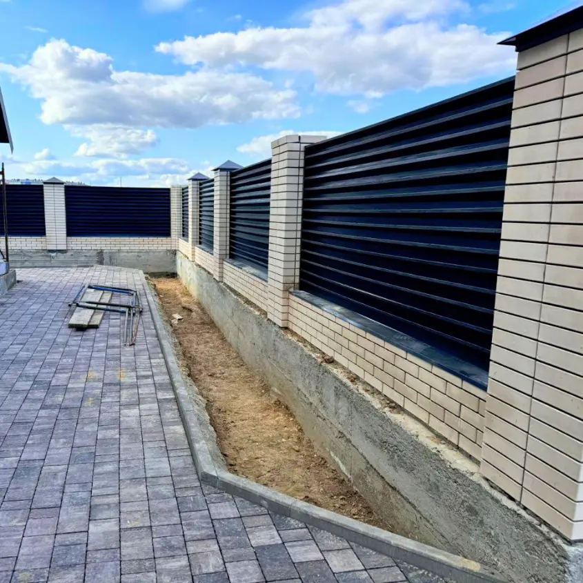 Фото 2 забор жалюзи Хай-Тек Черное Дерево 3D Принтек двусторонний