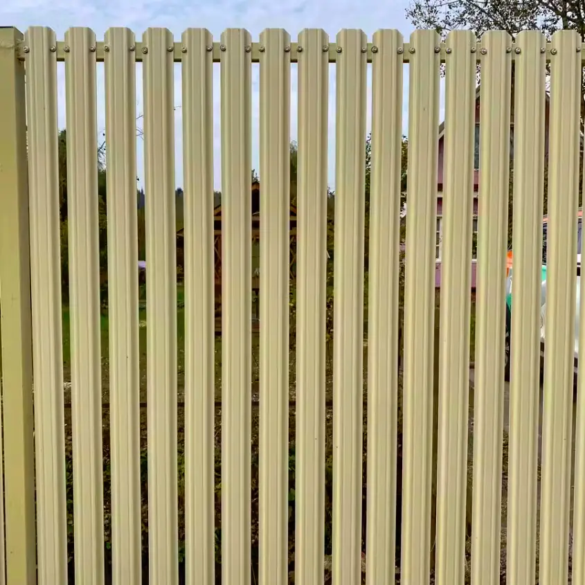 Фото 1 Палисадник из штакетника Узкий RAL1015 Слоновая Кость двусторонний